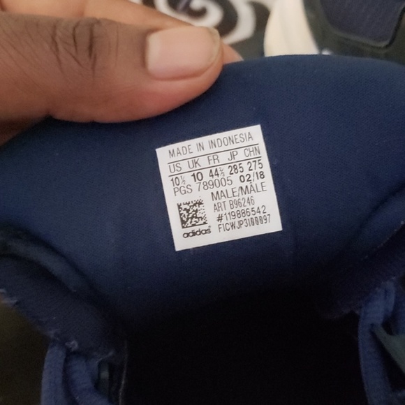 Adidas - Picture 3 of 5